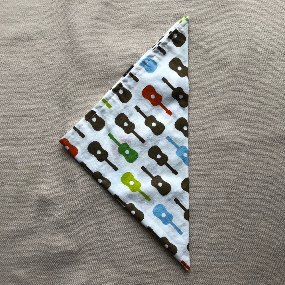 Guitar print handkerchief